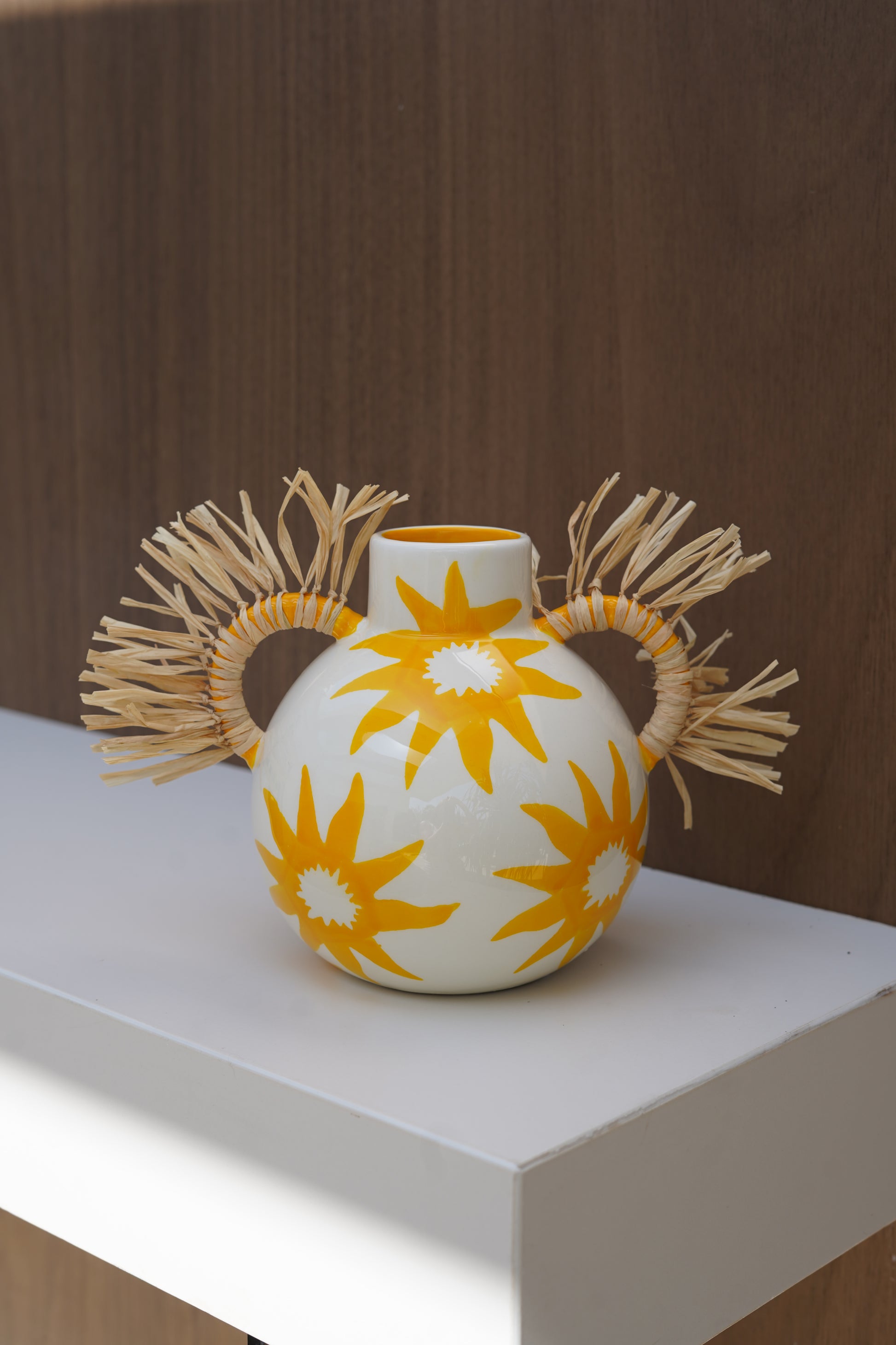 ~ White & yellow vase “Fernanda”